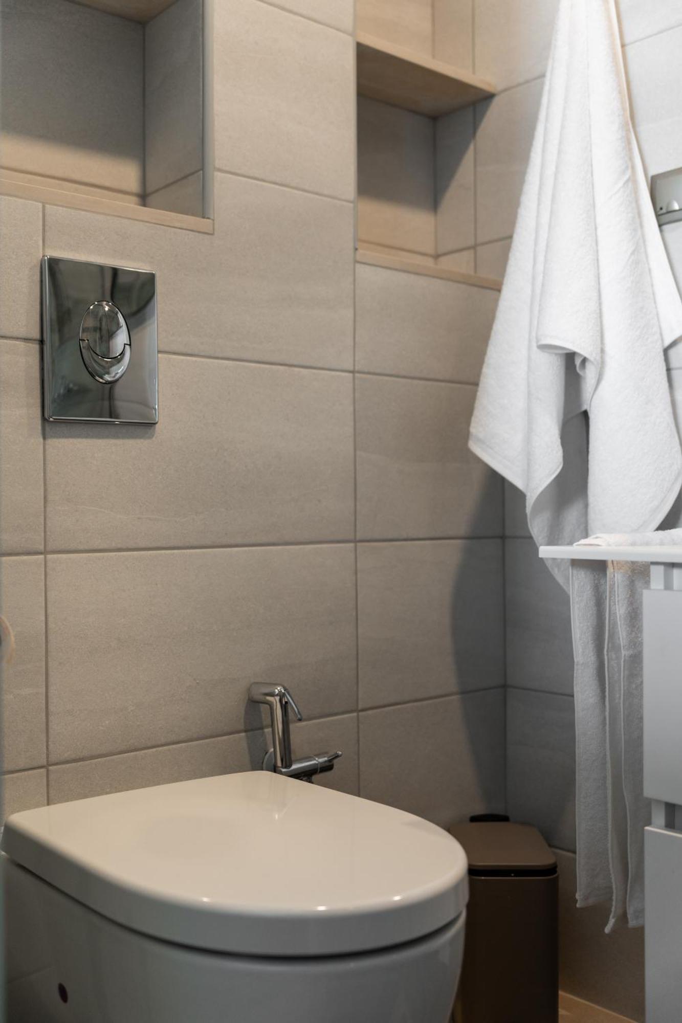 העיירה רתימנו Secret View Apartment, With Private Jacuzzi מראה חיצוני תמונה