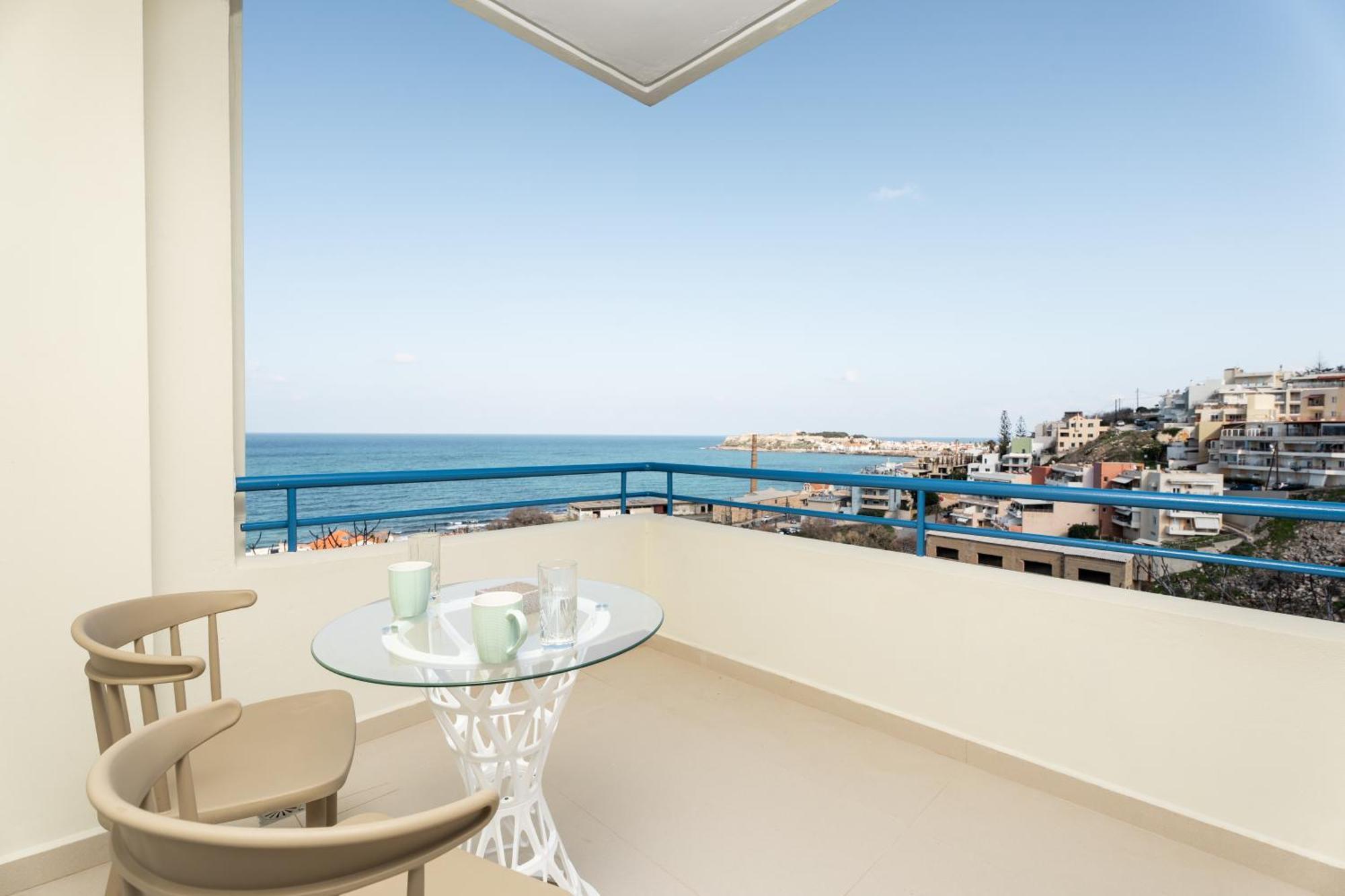 העיירה רתימנו Secret View Apartment, With Private Jacuzzi מראה חיצוני תמונה