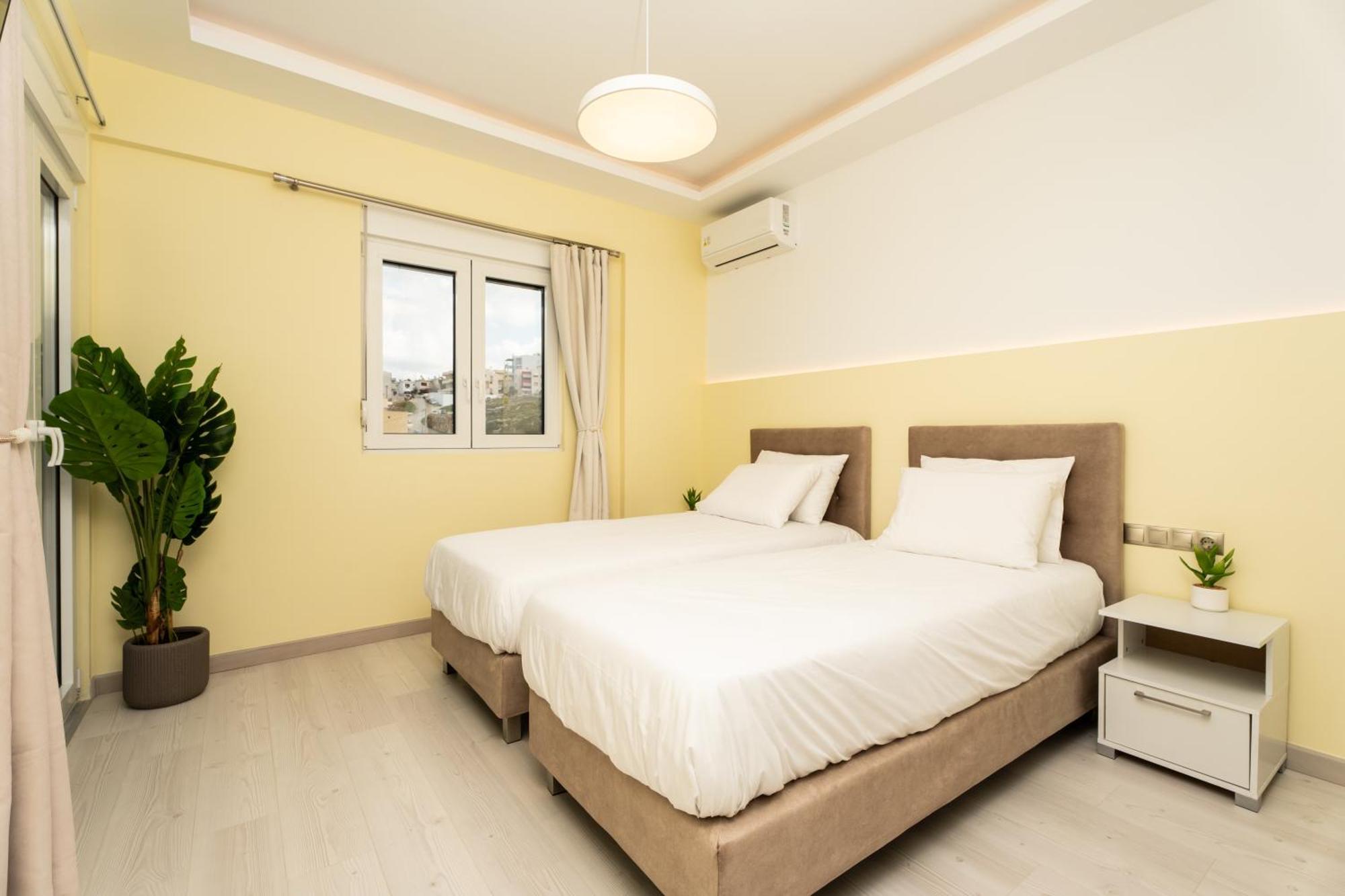העיירה רתימנו Secret View Apartment, With Private Jacuzzi מראה חיצוני תמונה