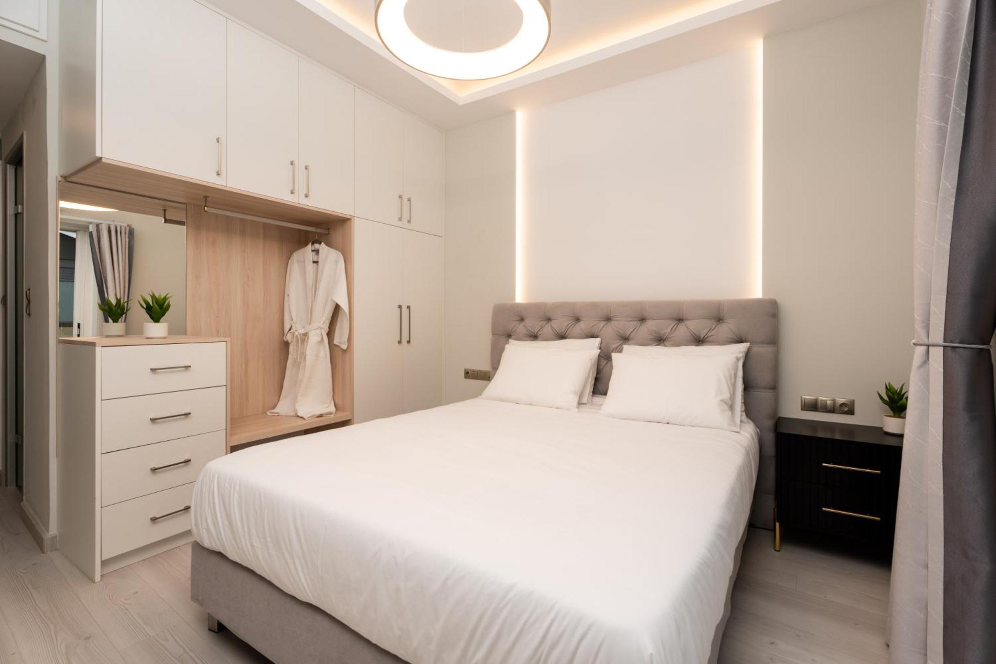העיירה רתימנו Secret View Apartment, With Private Jacuzzi מראה חיצוני תמונה
