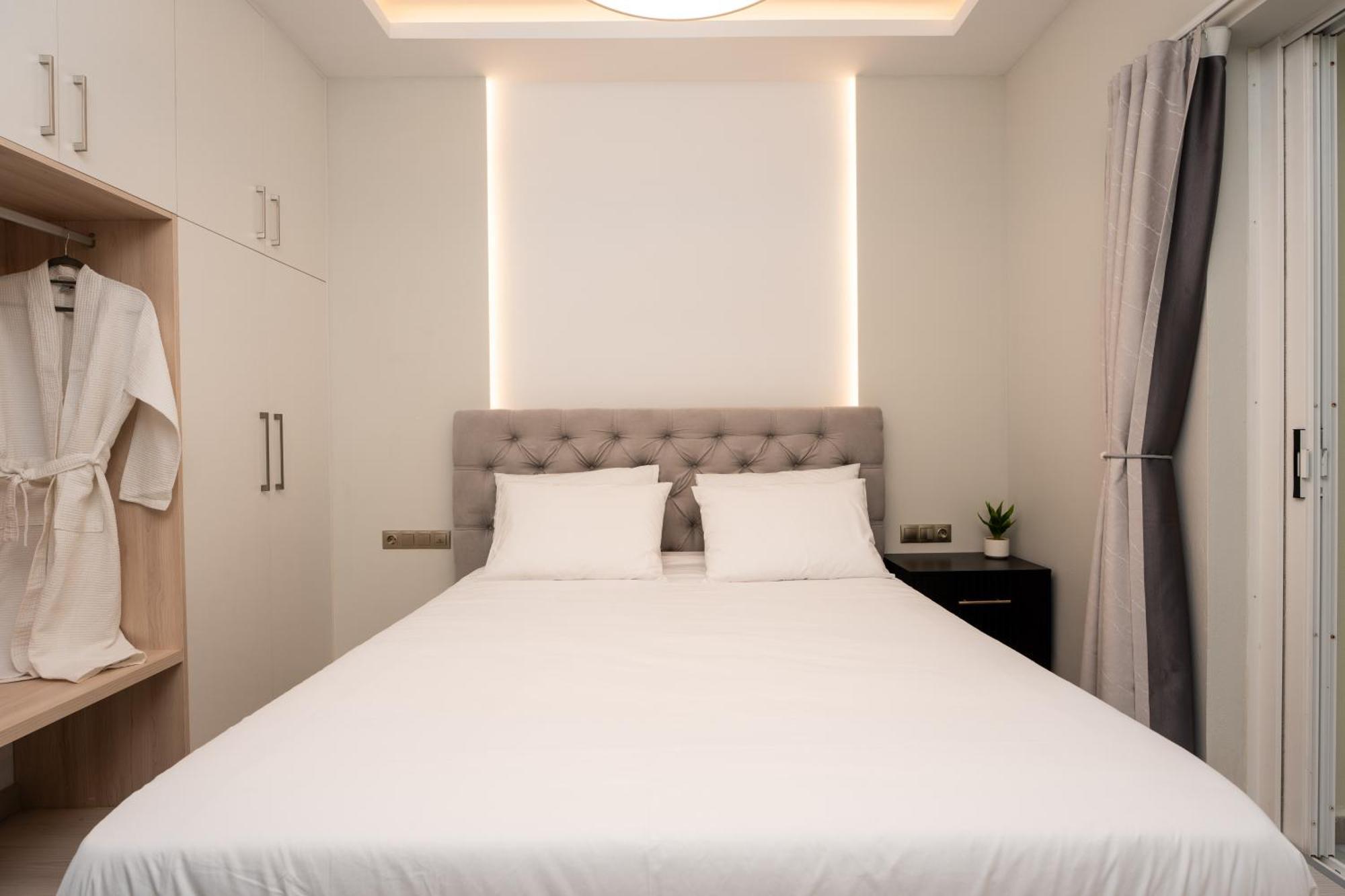 העיירה רתימנו Secret View Apartment, With Private Jacuzzi מראה חיצוני תמונה