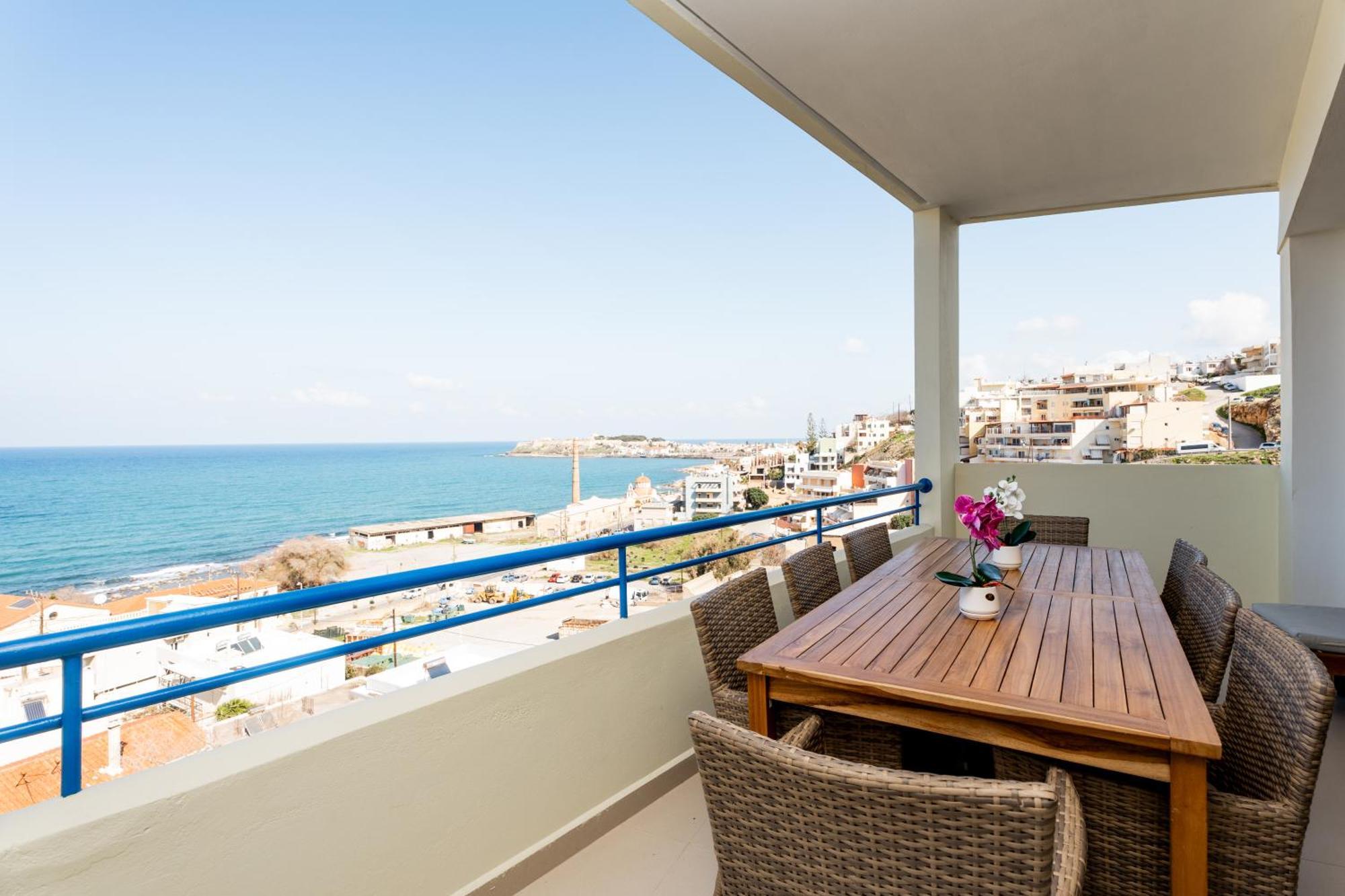 העיירה רתימנו Secret View Apartment, With Private Jacuzzi מראה חיצוני תמונה