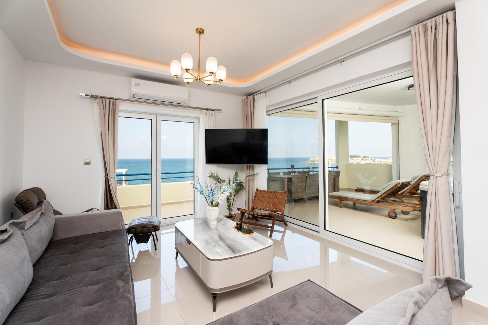 העיירה רתימנו Secret View Apartment, With Private Jacuzzi מראה חיצוני תמונה