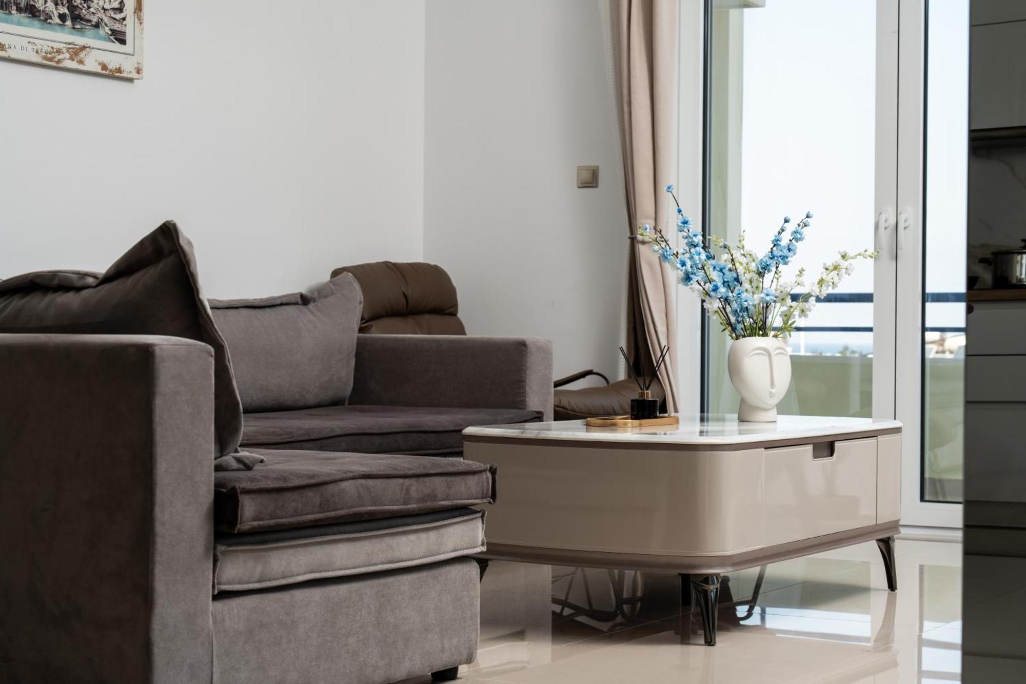 העיירה רתימנו Secret View Apartment, With Private Jacuzzi מראה חיצוני תמונה